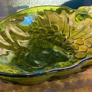 VINTAGE GREE DEPRESSION GLASS GRAPED SHAPED